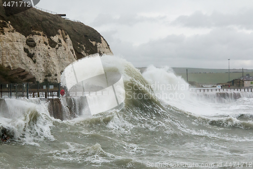 Image of Wave Curl and Spray at Newhaven