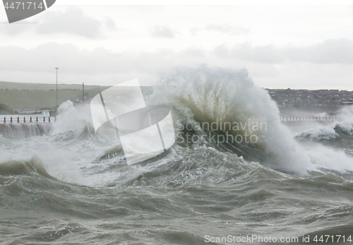 Image of Curling Wave Spray at Newhaven Harbour