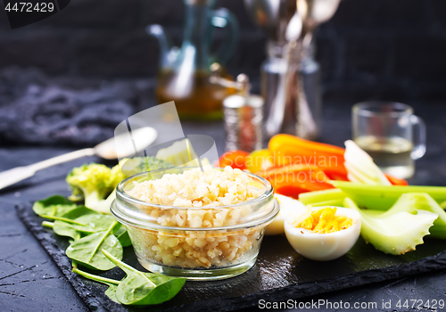 Image of bulgur with vegetablew and eggs