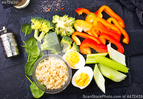 Image of bulgur with vegetablew and eggs