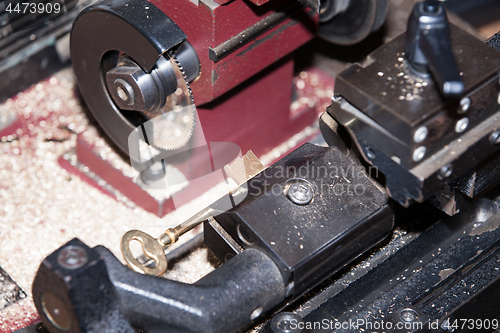 Image of make a metal key locksmith