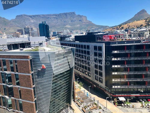 Image of Cape Town waterfront overlooked by Table Mountain