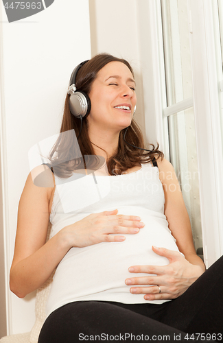 Image of pregnant woman resting