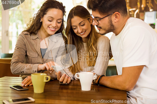 Image of Friends at the cafe 