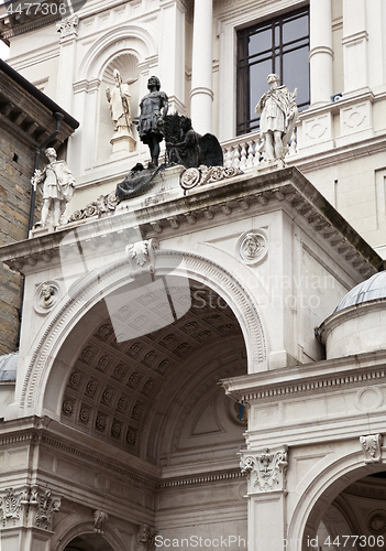 Image of Entrance of Bergamo cathedral