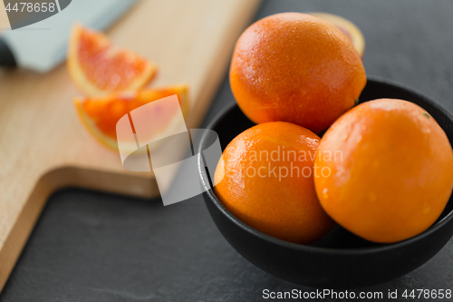 Image of close up of fresh oranges in bowl