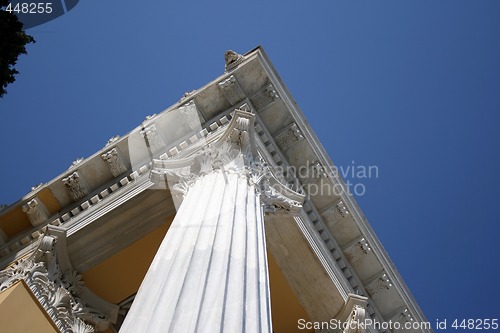 Image of pillars and blue sky