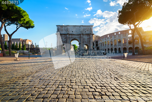 Image of Arch in Rome