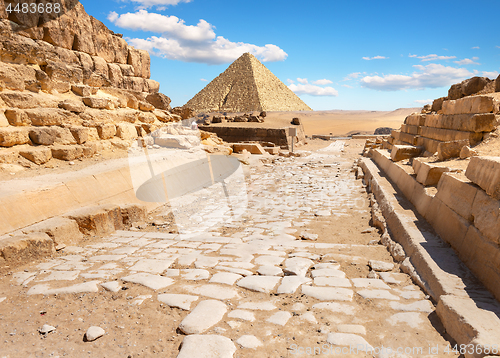 Image of Ruins near the pyramids