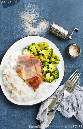 Image of rice and meat with briccoli