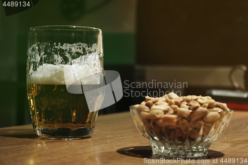 Image of Beer and peanuts