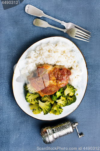 Image of rice and meat with briccoli