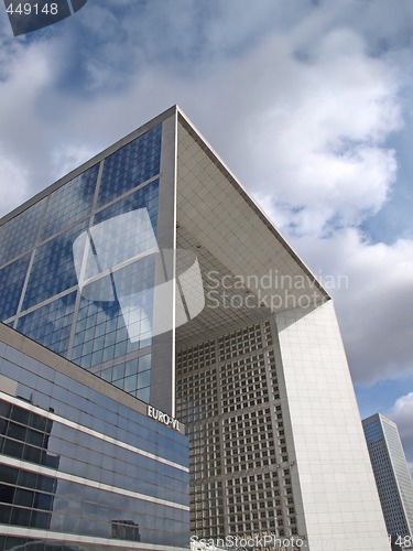 Image of La Defense big arch in Paris