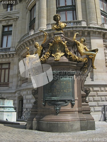 Image of Paris - golden statues