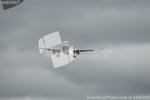 Image of Commercial Plane Landing