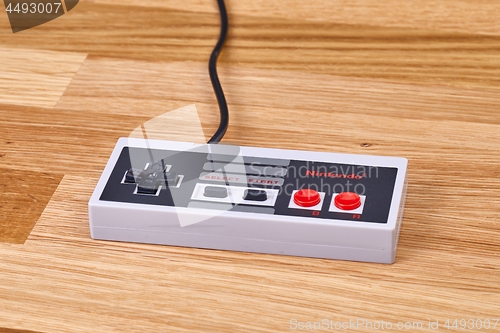 Image of Nintengo NES controller