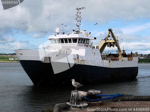 Image of Stern Trawler Maneuvers.