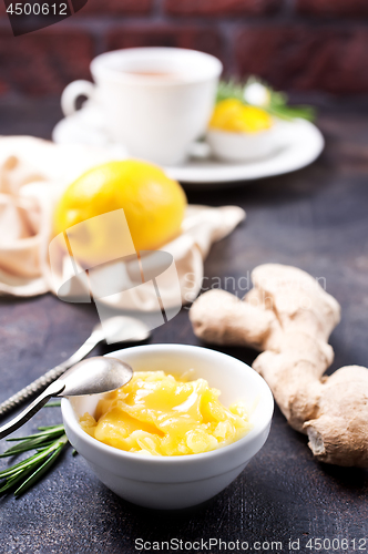 Image of honey with lemon and ginger