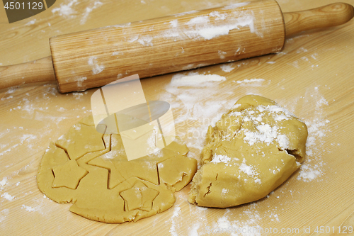 Image of flour, dough and rolling pin