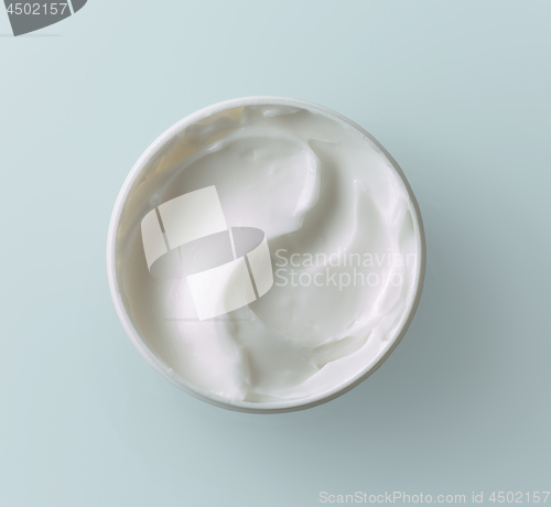 Image of white cocmetic cream