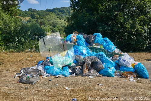 Image of Mountain of trash