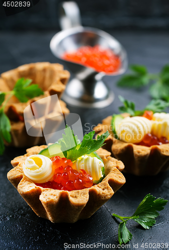 Image of tartalets, butter and salmon caviar