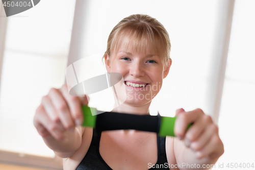 Image of Girl doing crunch exercises