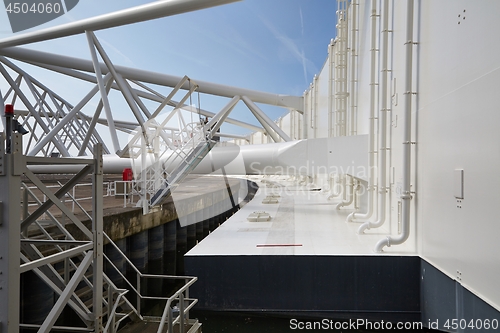 Image of Structure of a movable flood barrier gate