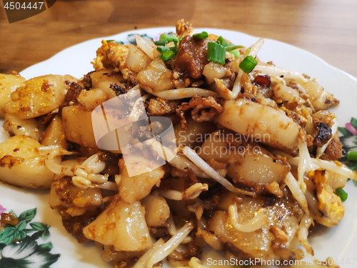 Image of Fried rice carrot cake with bean sprouts