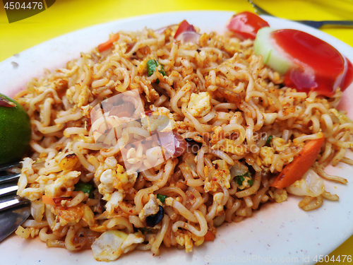 Image of Spicy fried curry instant noodles 