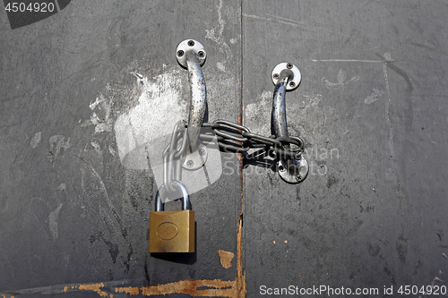 Image of Chain and Padlock