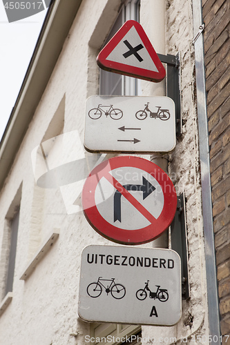 Image of street corner in Bruges