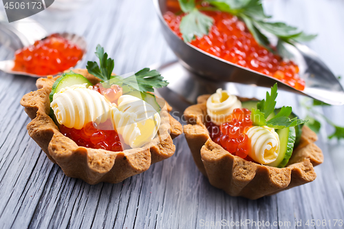 Image of tartalets, butter and salmon caviar