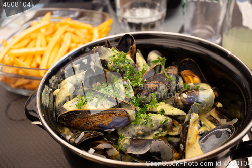 Image of Mussel and french fries