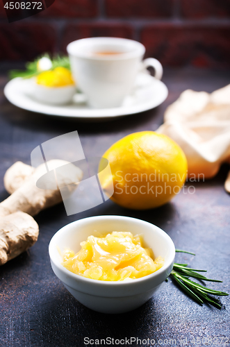 Image of honey with lemon and ginger