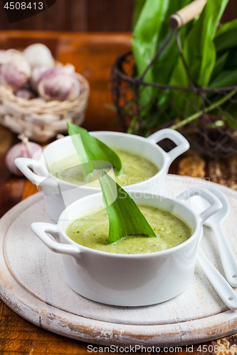 Image of Creamy bear leek soup with ingredients