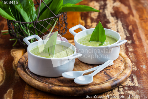 Image of Creamy bear leek soup with ingredients