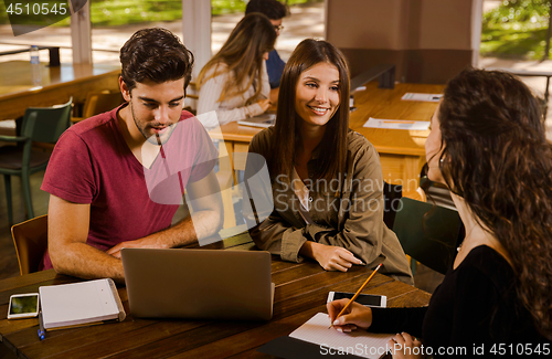 Image of Friends studying together 