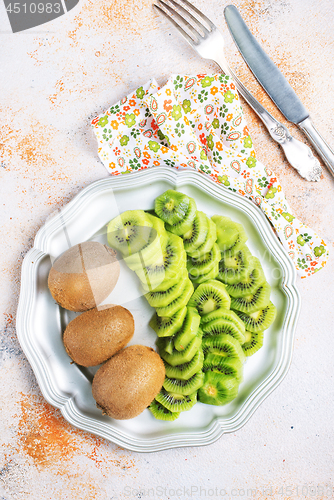 Image of fresh kiwi