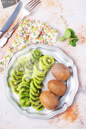 Image of fresh kiwi