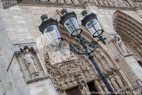 Image of Street lamp outside the Notre Dame