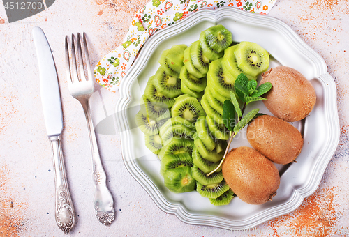 Image of fresh kiwi