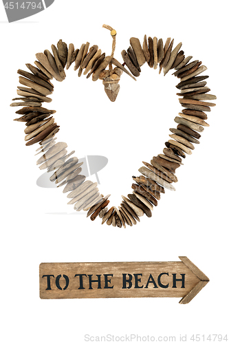 Image of Driftwood Heart and to the Beach Sign