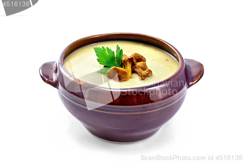 Image of Soup-puree mushroom in clay bowl