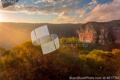 Image of Sunbeams on Blue Mountains escarpment cliffs