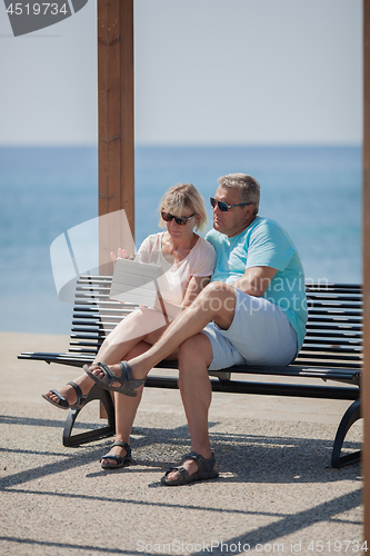 Image of Parents have rest at the sea