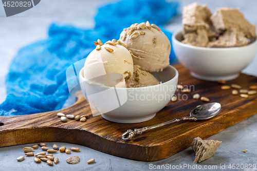 Image of Artisanal ice cream with sunflower oil and halva.