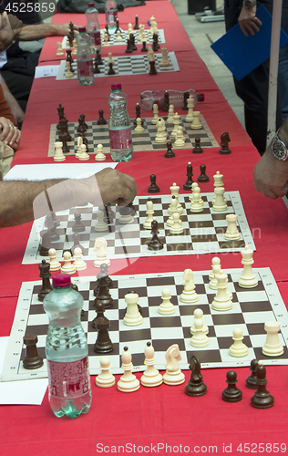 Image of Simultaneous chess competition organized on the city square