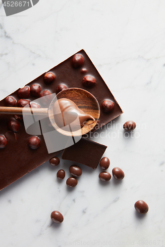 Image of wooden spoon with chocolate