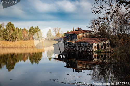 Image of Damaged boathous at the swamps